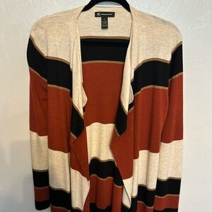 Lite sweater perfect for day or evening - perfect for jeans and cute boots